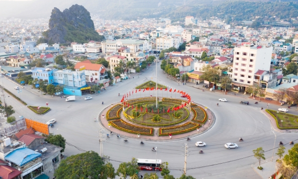 مدينة كام فا: التغلب على الصعوبات والحفاظ على زخم النمو