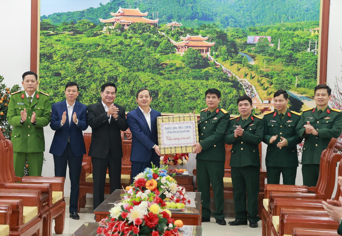 Lãnh đạo tỉnh thăm, chúc Tết tại Trại giam Phú Sơn 4 và Bộ Chỉ huy Quân sự tỉnh Thái Nguyên