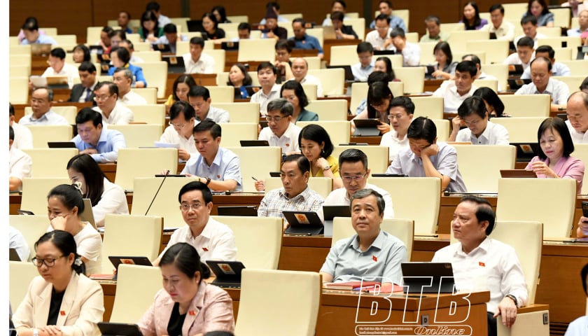 Continuing the 7th Session, 15th National Assembly: National Assembly discusses draft laws