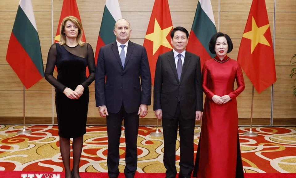 El presidente búlgaro concluye con éxito su visita oficial a Vietnam