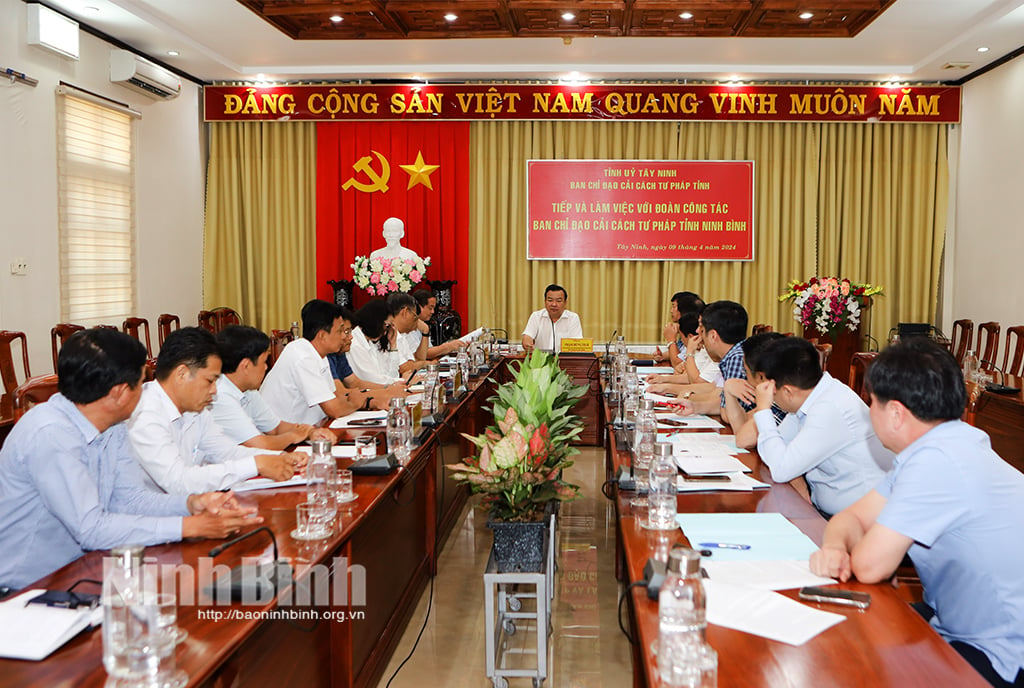 Ban Chỉ đạo Cải cách tư pháp tỉnh học tập trao đổi kinh nghiệm công tác tại một số tỉnh phía Nam