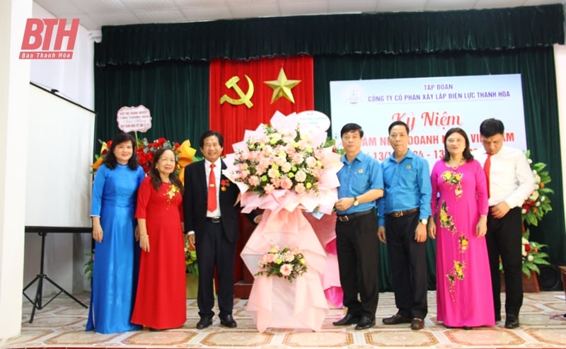 Thanh Hoa Power Construction Joint Stock Company feiert 20 Jahre vietnamesischen Unternehmertag