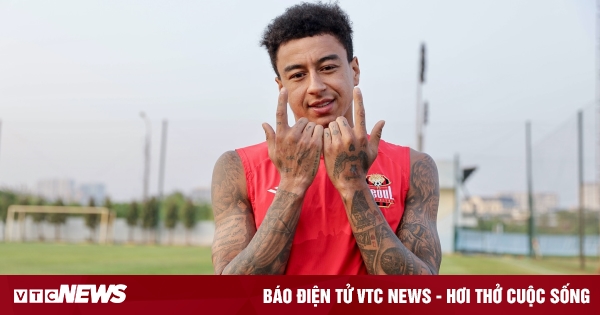 អតីត​តារា​ឆ្នើម Man Utd និយាយ​ថា​ការ​ហ្វឹកហាត់​នៅ​វៀតណាម​គឺ​លំបាក