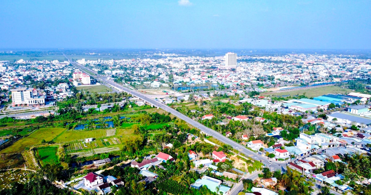 Quang Nam s'élève avec le pays