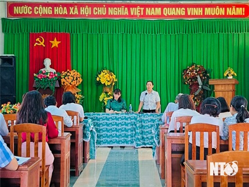 Comité provincial du Front de la Patrie du Vietnam : Superviser la mise en œuvre des politiques et des lois sur la promotion de l'éducation et la construction d'une société apprenante