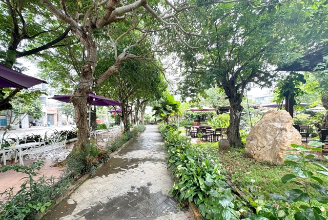 Viewing a multi-million dollar coffee shop in the center of Quang Ngai province - Photo 12.