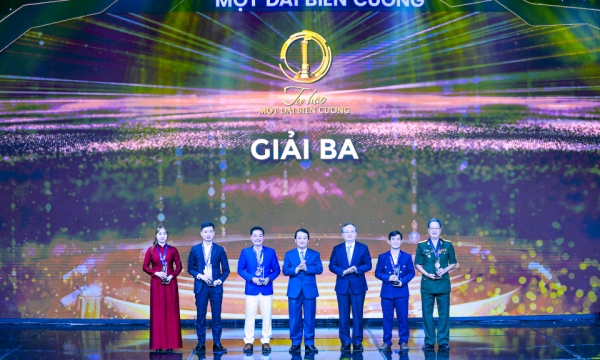 ខេត្ត Quang Ninh ទទួល​បាន​ជ័យលាភី​លេខ​៣​ក្នុង​ការ​ប្រកួត​ថតរូប​សិល្បៈ​ជាតិ "មោទនភាព​ឆ្នូត​ព្រំដែន"