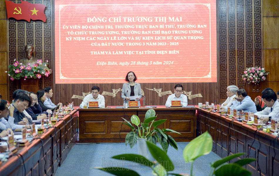 สหาย Truong Thi Mai ทำงานร่วมกับคณะกรรมการประจำพรรคประจำจังหวัด