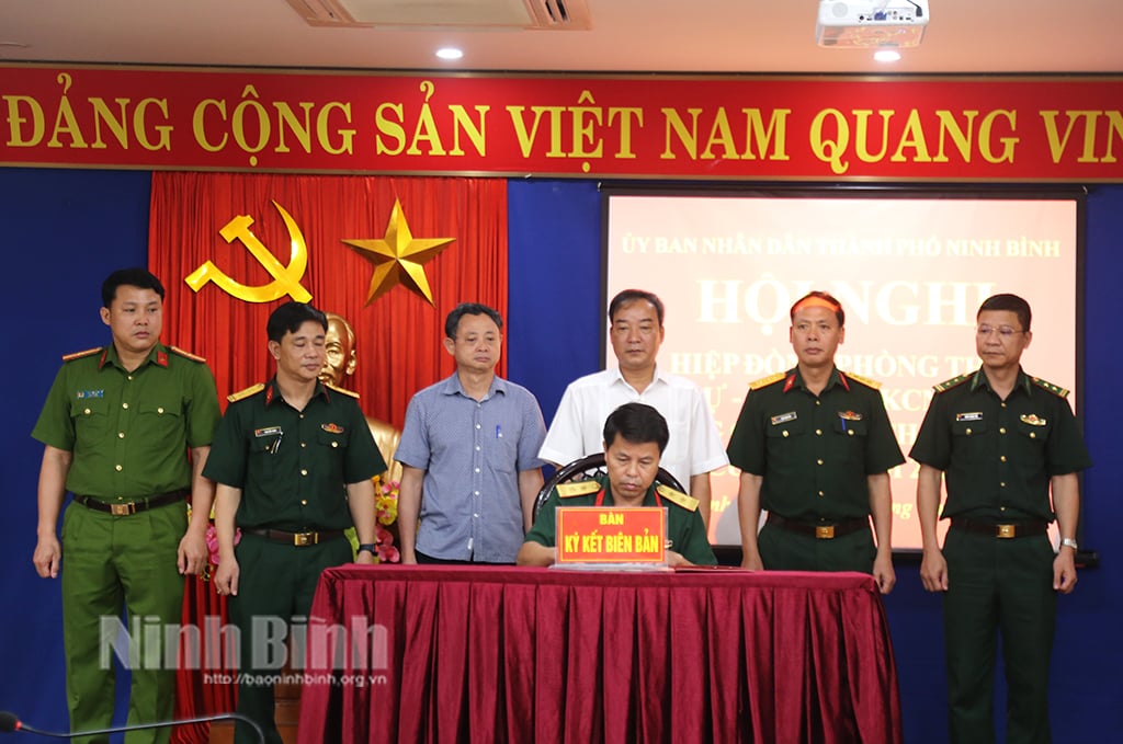 Ninh Binh City organizes civil defense cooperation for disaster prevention and control