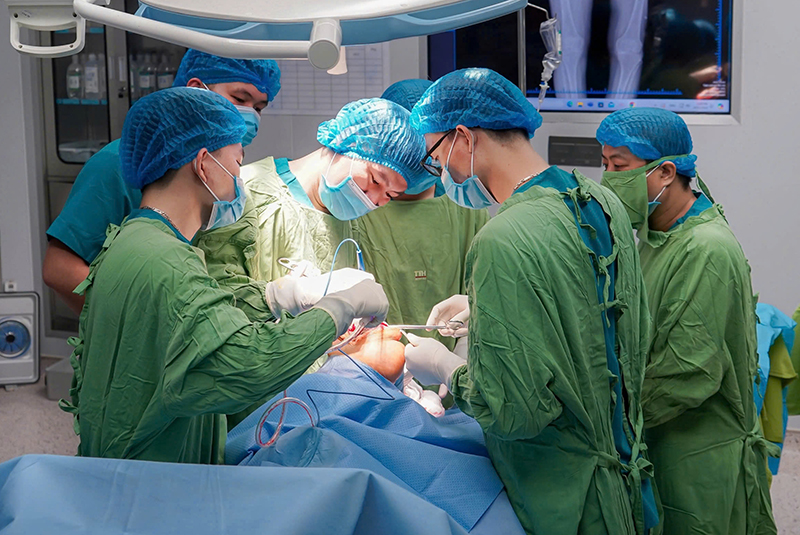 Die Operation war erfolgreich.