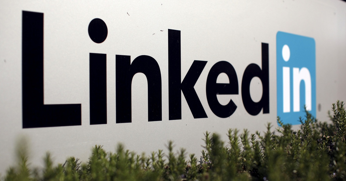 LinkedIn sued over leaked private messages