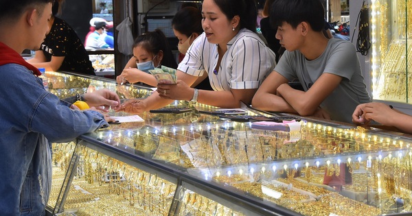 នៅថ្ងៃទី 25 នៃ Tet តម្លៃនៃដុំមាស SJC និងចិញ្ចៀនមាសបានបន្តកើនឡើង។