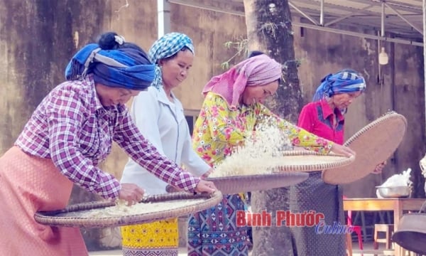 Binh Phuoc : le riz plat unique du peuple khmer