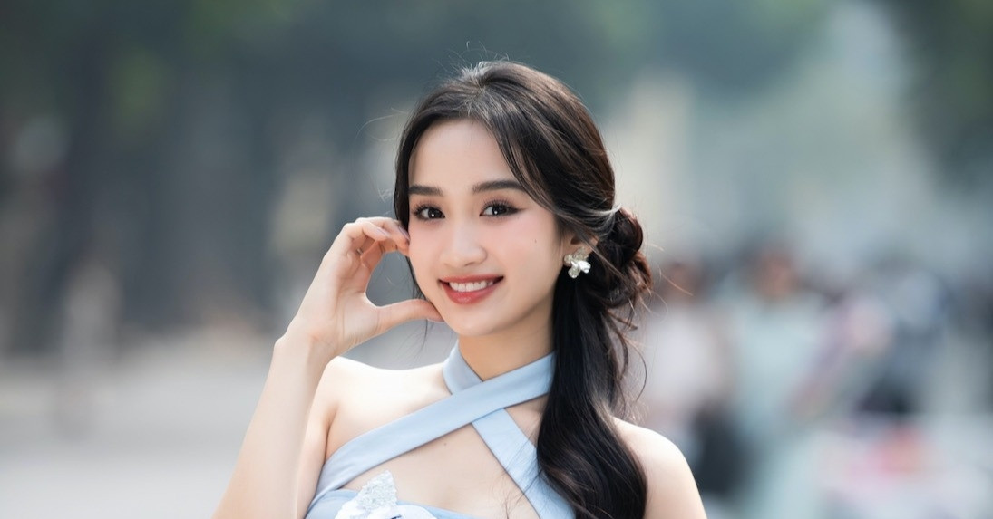 The fresh beauty of 19-year-old beauty queen Tra Giang