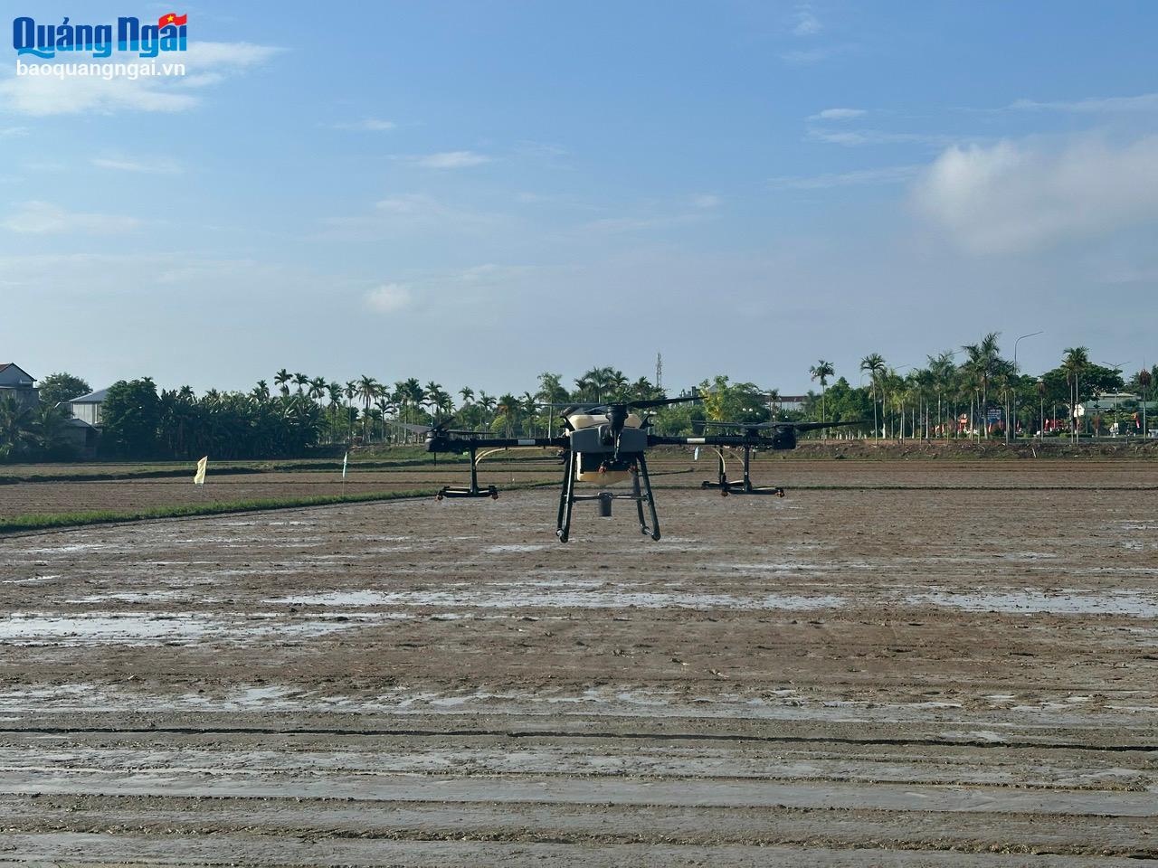 Spraying pesticides by drone.