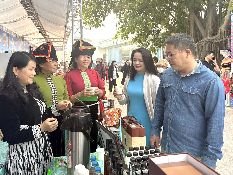 Diverse OCOP products displayed and introduced in Dien Bien