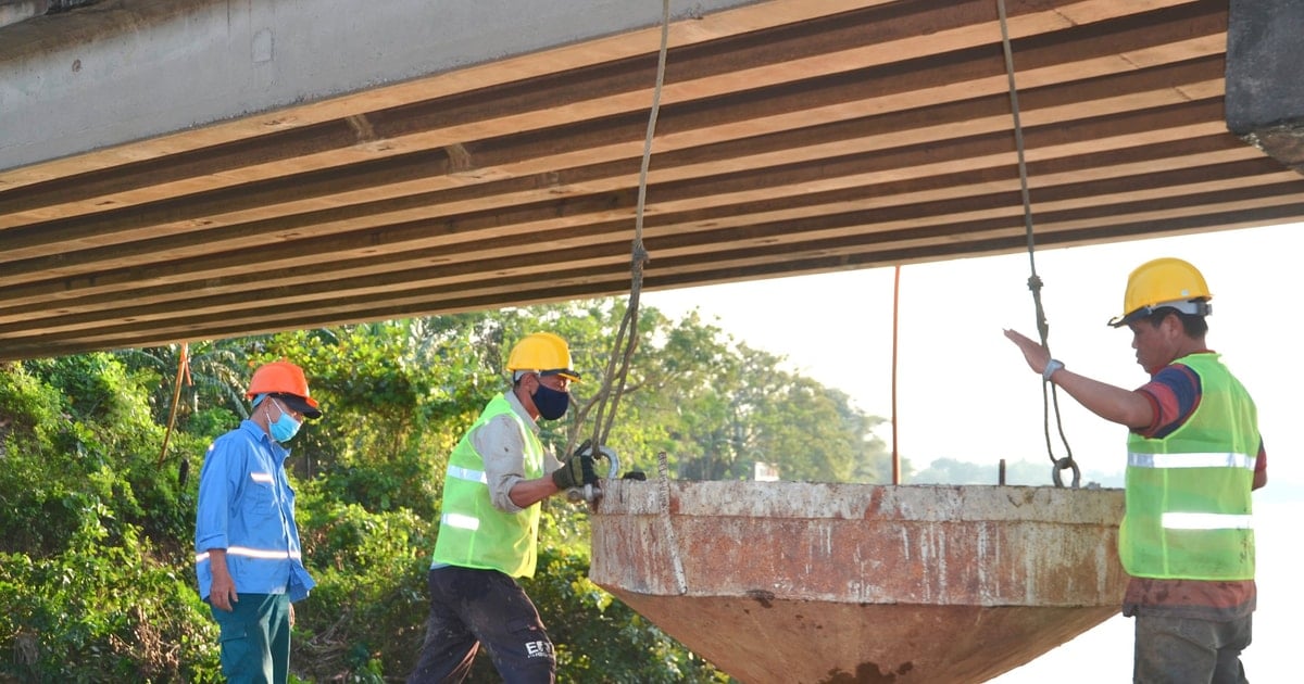 Pouring reinforced concrete first pile