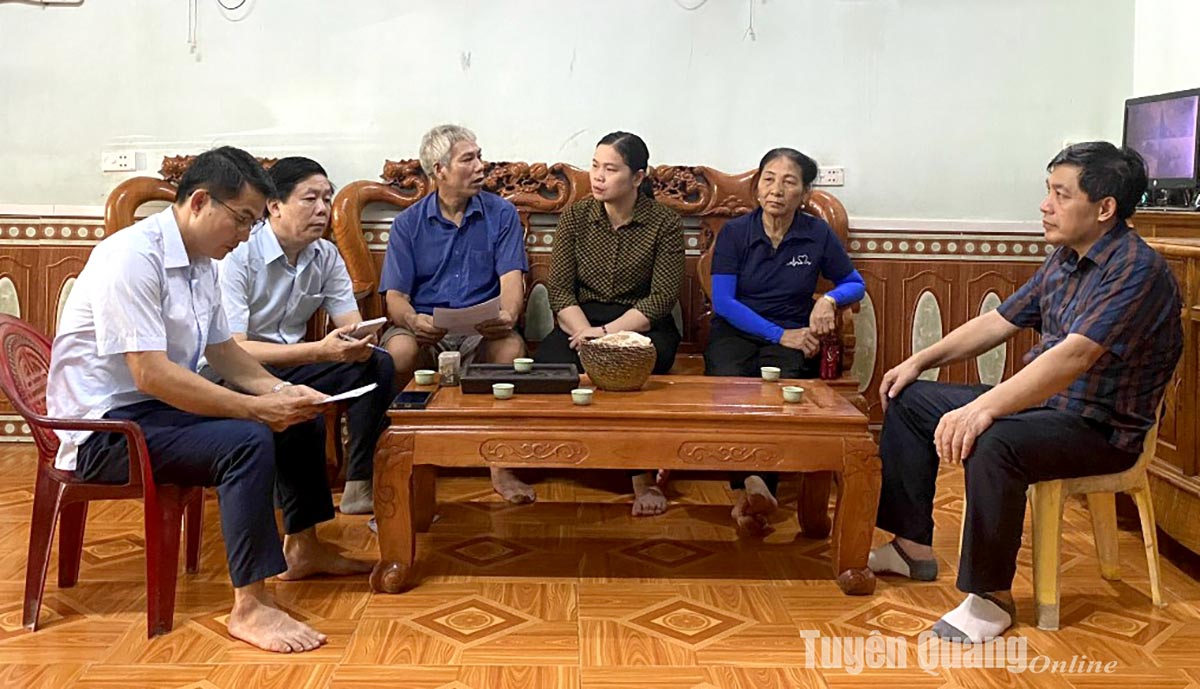 La délégation de l'Assemblée nationale provinciale a étudié et résolu les pétitions et recommandations des citoyens de la ville de Tuyen Quang.