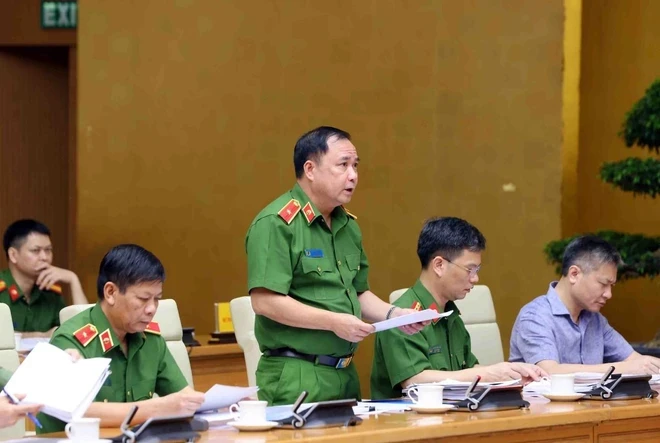 Le général de division Tran Van Thien, directeur du Département de la police pour la gestion des prisons, des établissements d'enseignement obligatoire et des maisons de correction (ministère de la Sécurité publique), prend la parole. (Photo : Pham Kien/VNA)