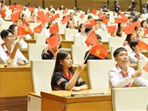 Niños entran al Parlamento para “ofrecer” soluciones para protegerse