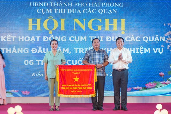 Sơ kết hoạt động Cụm Thi đua các quận 6 tháng đầu năm, triển khai nhiệm vụ 6 tháng cuối năm 2024