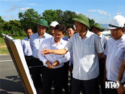 Đồng chí Nguyễn Đức Thanh, Ủy viên Trung ương Đảng, Bí thư Tỉnh uỷ đi kiểm tra tình hình, tiến độ triển khai thực hiện một số công trình, dự án