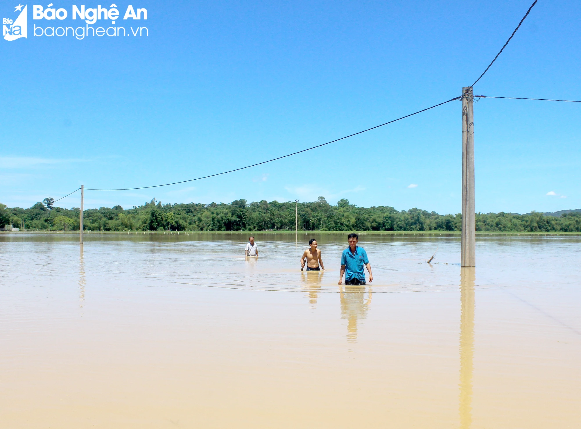 bna_con_duong_ngap_trong_bien_nuoc_anh_quang_an2266914_2182018.jpg