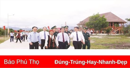 Làng văn hóa trên rẻo cao mây trắng