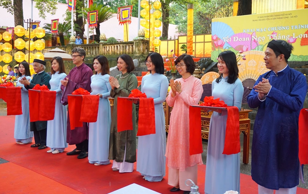 Upacara pembukaan program 