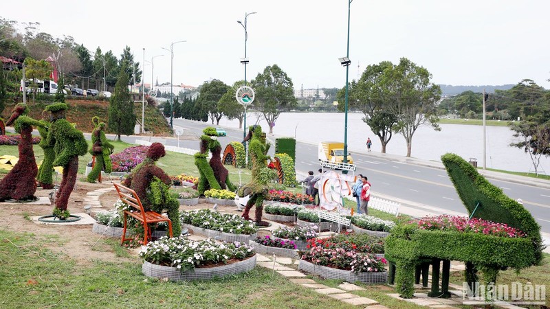 Flower space associated with the creative music city by Xuan Huong Lake, Da Lat city.