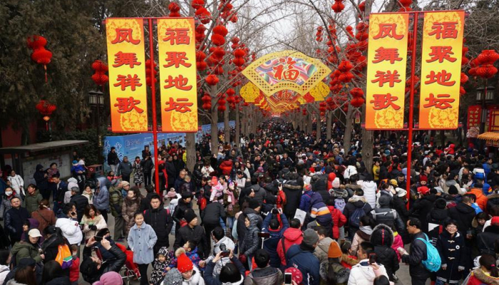 数百万人の中国人が旧正月を祝うために帰省