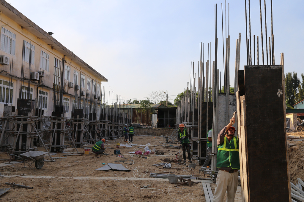 Construction project: Building new school buildings, functional rooms and multi-purpose hall for Hai Xuan Secondary School