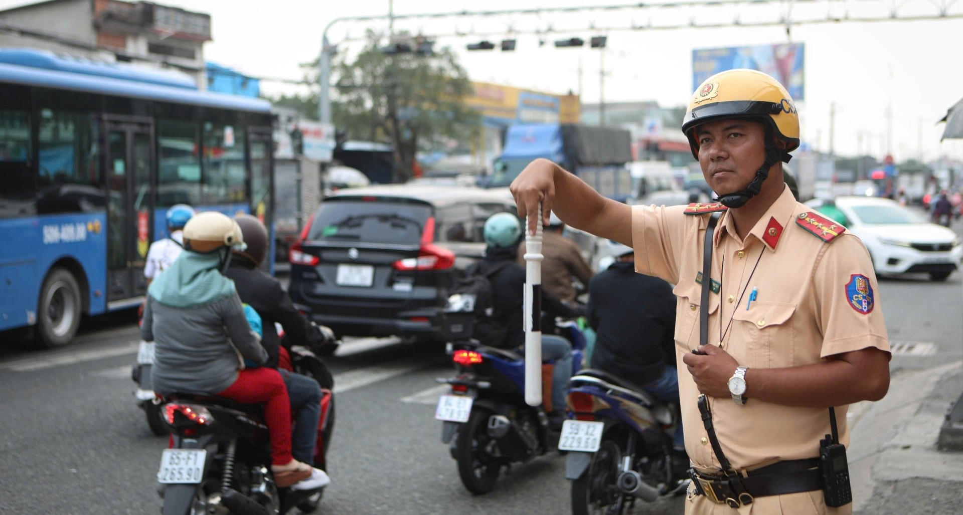 51 Ho Chi Minh City Traffic Police units mobilized to help people return home smoothly for Tet