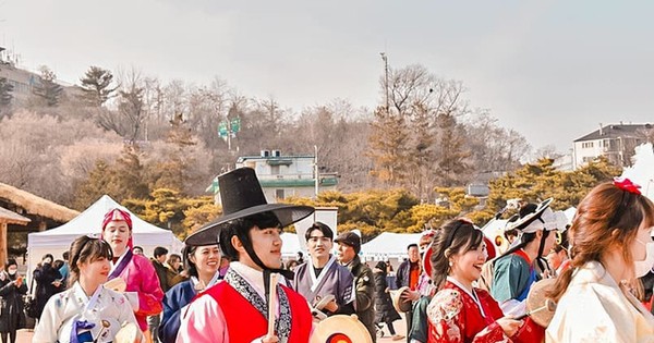 How do Koreans celebrate Lunar New Year?