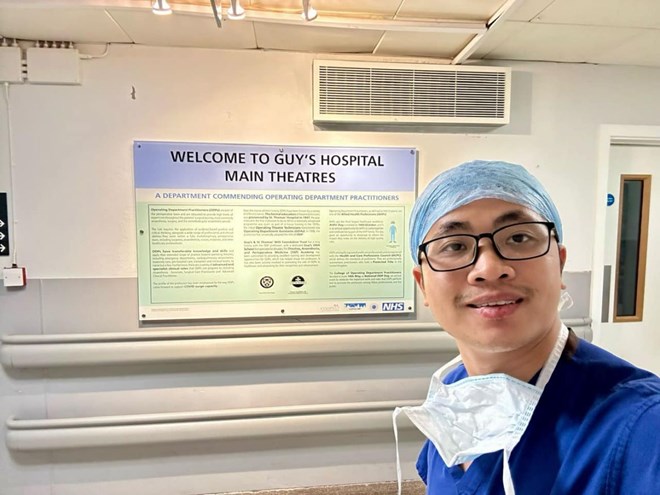 Young doctor innovates in thyroid cancer surgery