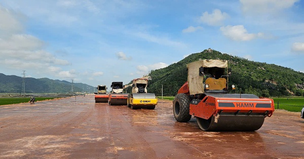 Tet-Feiertag auf der Chi-Thanh-Autobahnbaustelle