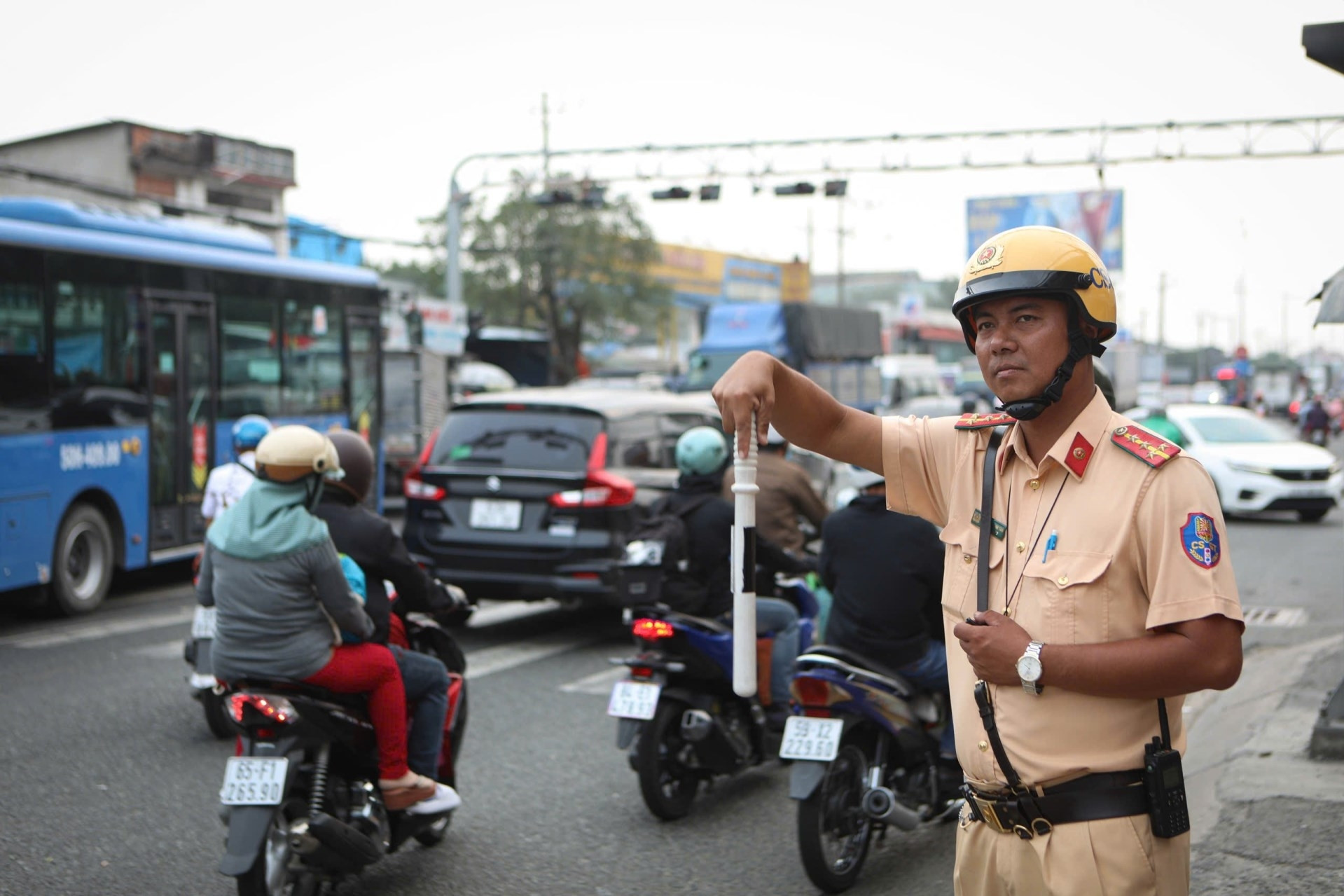 51 unités de la police de la circulation de Ho Chi Minh-Ville mobilisées pour aider les gens à rentrer chez eux en douceur pour le Têt