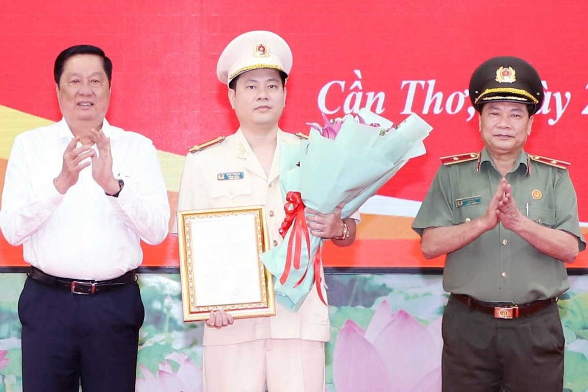 Подполковник Дин Тунг Ан назначен заместителем директора полиции города Кантхо