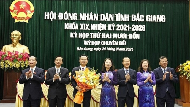 Mr. Pham Van Thinh was elected Vice Chairman of Bac Giang Provincial People's Committee.