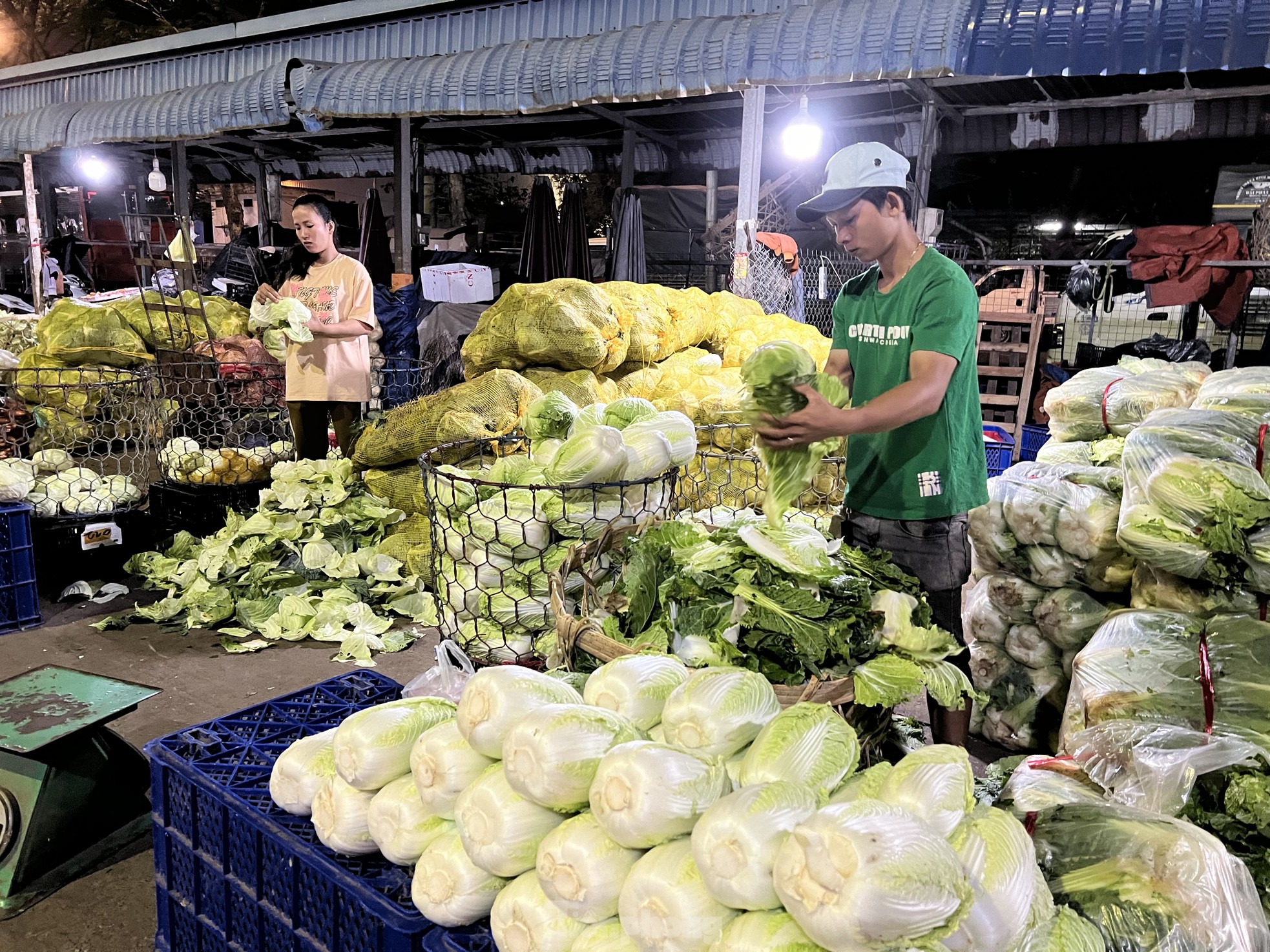 ผลไม้ล้นตลาดค้าส่งในนครโฮจิมินห์ ราคาคงที่ ภาพที่ 7