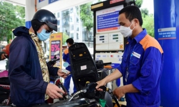 Postponing the time to adjust gasoline prices due to Tet holiday