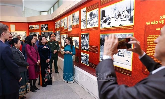 Exposición 'Partido Comunista de Vietnam'