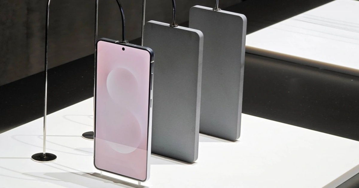 ការបិទភ្ជាប់នៃ Galaxy S25 Edge - ទូរស័ព្ទស្តើងទំនើបរបស់ Samsung