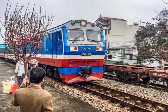 Những chuyến tàu chở hương vị Tết