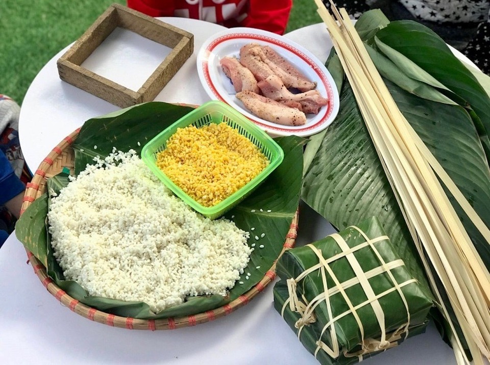 Main ingredients to make famous Tranh Khuc Chung cakes.