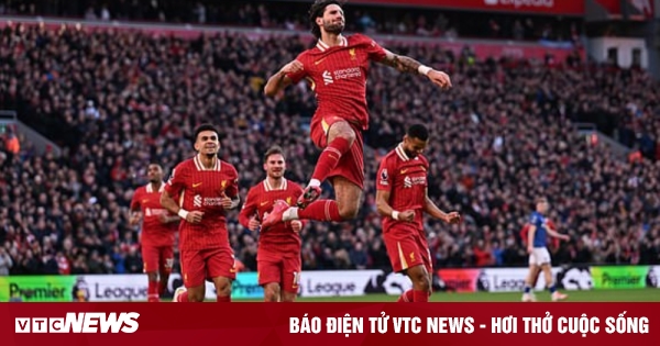 Live football Liverpool 4-1 Ipswich Town
