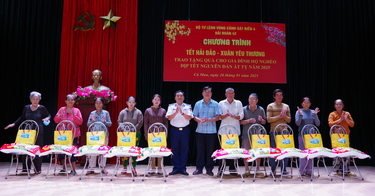 'Island Tet - Spring of Love' comes to the poor