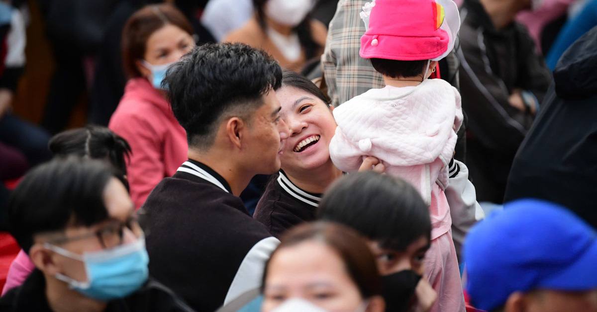 Saigon Co.op startet 0-Dong-Busreise, um 900 Menschen zum Tet 2025 nach Hause zu bringen