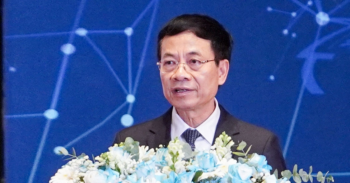 Letter from Minister Nguyen Manh Hung to parents of officials, civil servants, public employees, and workers of the Ministry of Information and Communications