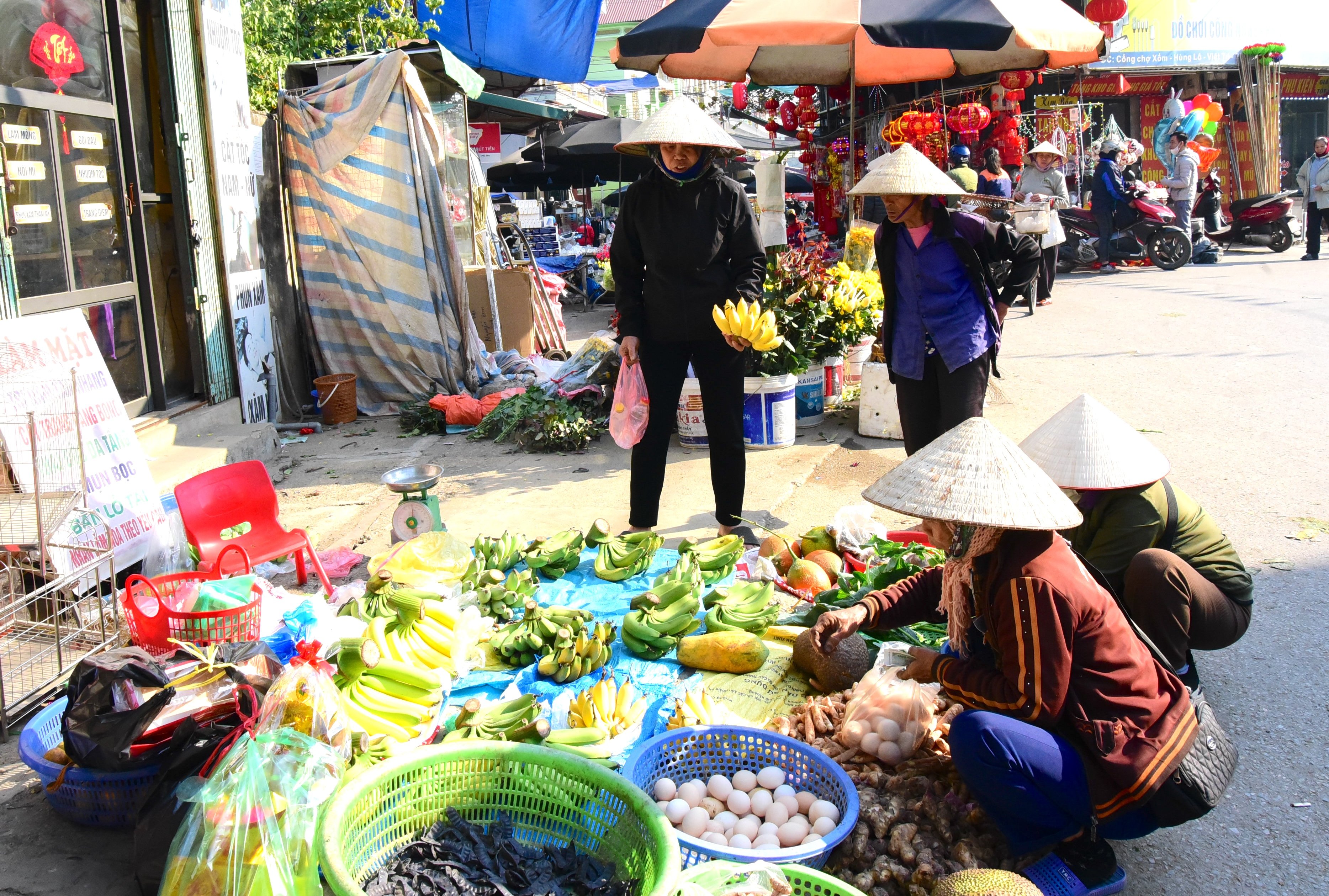 Sắc màu chợ quê 